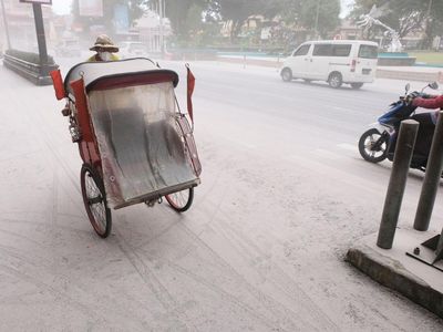 Potret Kota Magelang Diguyur Hujan Abu Gunung Merapi