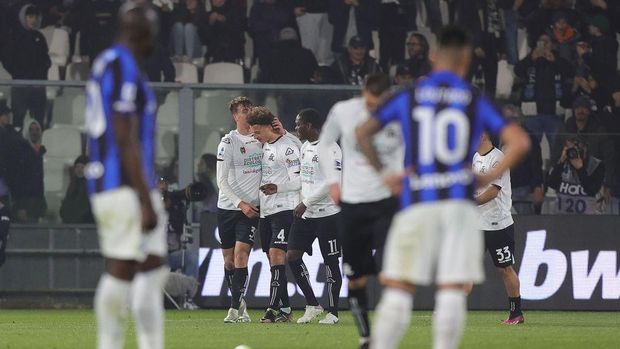 LA SPEZIA, ITALY - MARCH 11: Daniel Maldini of Spezia Calcio celebrates after scoring a goal during the Serie A match between Spezia Calcio and FC Internazionale at Stadio Alberto Picco on March 11, 2023 in La Spezia, Italy.  (Photo by Gabriele Maltinti/Getty Images)