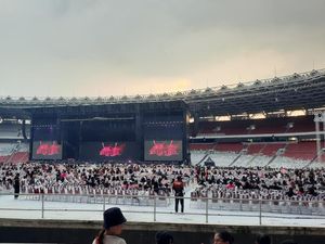Gate Dibuka! Ini Penampakan Bagian Dalam GBK Jelang Konser BLACKPINK Gate Dibuka! Ini Penampakan Bagian Dalam GBK Jelang Konser BLACKPINK