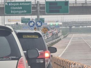 Tol Depok Arah Jakarta Macet Sore Ini Tol Depok Arah Jakarta Macet Sore Ini