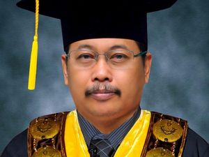 Wakil Rektor 1 Unimed Raih Gelar Profesor Wakil Rektor 1 Unimed Raih Gelar Profesor