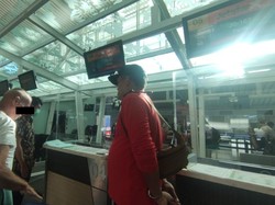 Bule Masuk Bali dengan VoA, Ketinggalan Pesawat, Kehabisan Uang, Dideportasi