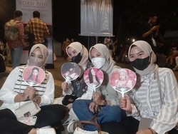 BLINK Asal Padang, Bisa Dengar Suara BLACKPINK dari Luar GBK Sudah Senang