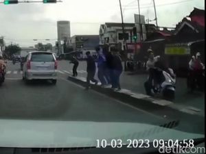 Polisi Kantongi Identitas Penyerang Pelajar di Simpang Pomad Bogor! Polisi Kantongi Identitas Penyerang Pelajar di Simpang Pomad Bogor!