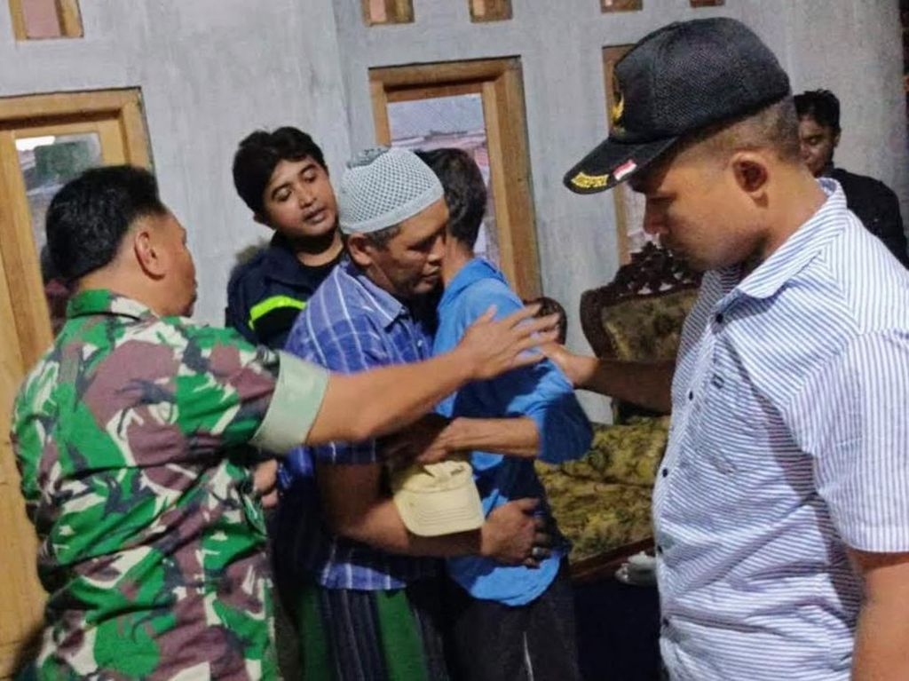 Dua Keluarga di Situbondo Nyaris Carok gegara Tuduhan Santet Dua Keluarga di Situbondo Nyaris Carok gegara Tuduhan Santet