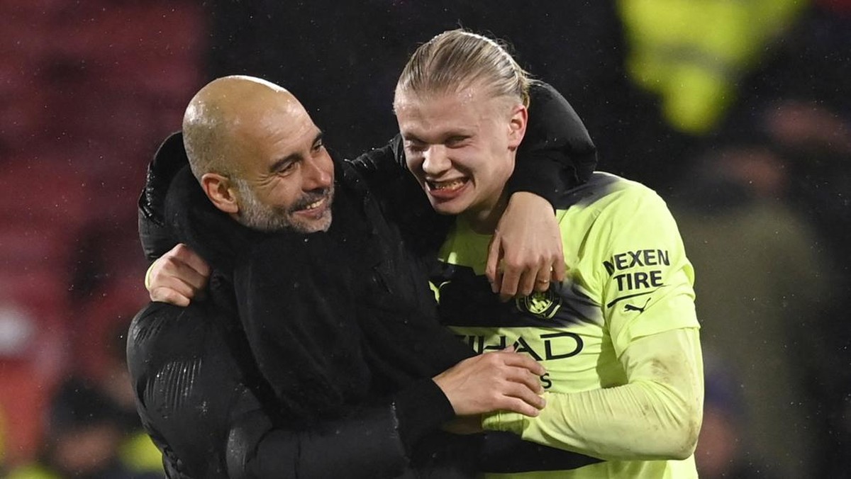 Manchester City memangkas poin dengan Arsenal di klasemen Liga Inggris. (Foto: REUTERS/TONY OBRIEN)
