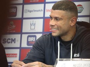 Gaya Rambut Baru Ciro Alves Jelang Persebaya Vs Persib, Sinyal Baik? Gaya Rambut Baru Ciro Alves Jelang Persebaya Vs Persib, Sinyal Baik?