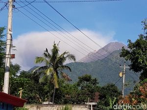 Merapi Erupsi, Posko Kesehatan Gratis Dibuka di Selo Boyolali Merapi Erupsi, Posko Kesehatan Gratis Dibuka di Selo Boyolali