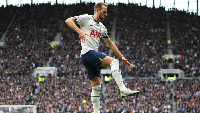 LONDON, ENGLAND - MARCH 11: Harry Kane of Tottenham Hotspur celebrates after scoring the teams first goal during the Premier League match between Tottenham Hotspur and Nottingham Forest at Tottenham Hotspur Stadium on March 11, 2023 in London, England. (Photo by Justin Setterfield/Getty Images)