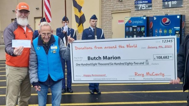 Kisah haru Butch Marion/Foto: Instagram.com/mccartyrory_10 Kisah haru pekerja Walmart berusia 82 tahun yang akhirnya bisa pensiun berkat bantuan orang asing