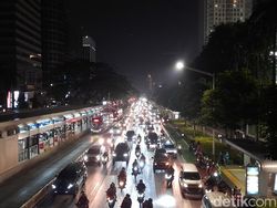 Penonton BLACKPINK Mulai Bubarkan Diri, Lalin di Sekitar GBK Macet