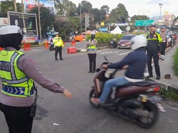 Lalin Puncak Bogor Ramai, One Way Arah Jakarta Diberlakukan Siang Ini