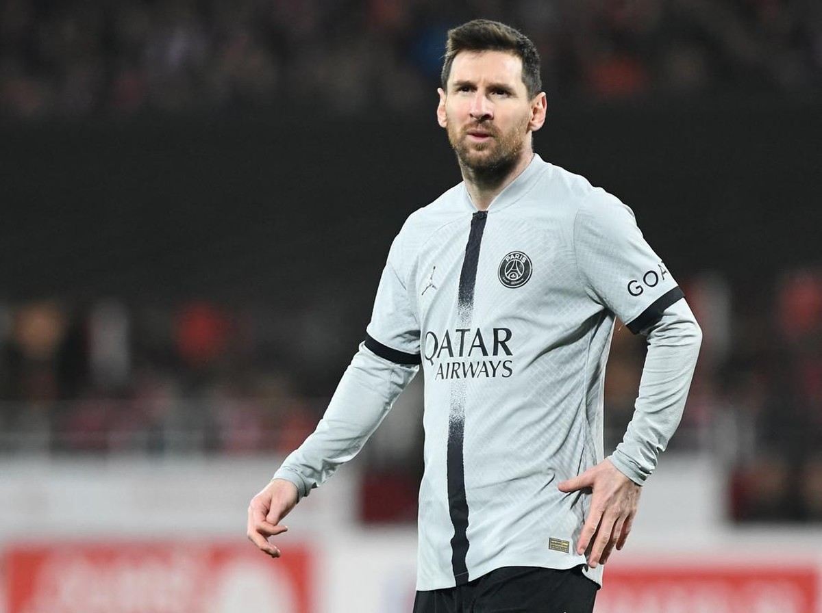 Lionel Messi dikabarkan akan pisah jalan dengan Paris Saint-Germain. (Foto: FRED TANNEAU/AFP via Getty Images)
