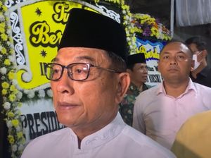 Sambil Menahan Tangis, Moeldoko Minta Almarhum Istrinya Dimaafkan Sambil Menahan Tangis, Moeldoko Minta Almarhum Istrinya Dimaafkan