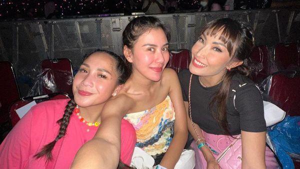 Gaya Nagita Slavina dan 8 Artis Nonton BLACKPINK Nyaingin ABG