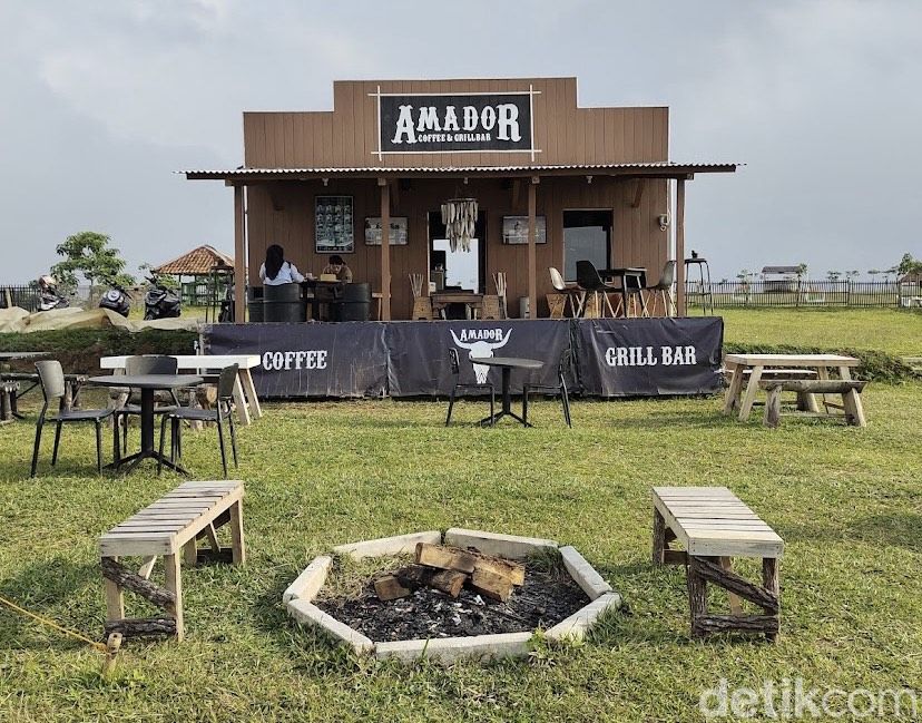 Ngopi di Kopi Amador Sukabumi