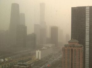 Penampakan Kota Beijing Diselimuti Badai Debu