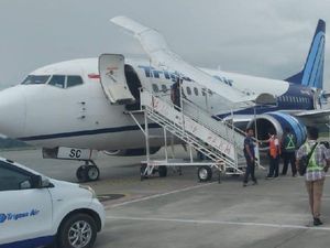 Pesawat Trigana Air yang Ditembak KKB Ternyata Ditumpangi Wabup Yahukimo Pesawat Trigana Air yang Ditembak KKB Ternyata Ditumpangi Wabup Yahukimo