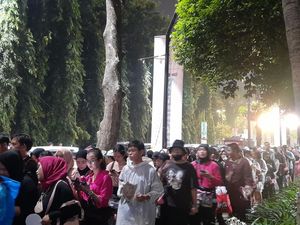 Penonton Konser BLACKPINK Cemas Tak Dapat Taksi Online Imbas Macet di GBK Penonton Konser BLACKPINK Cemas Tak Dapat Taksi Online Imbas Macet di GBK