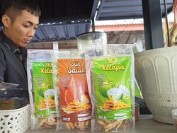 Manfaatkan Hasil Perkebunan, Desa Mudeh Kauh Pasarkan Stik Buah