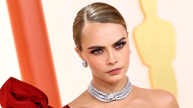 HOLLYWOOD, CALIFORNIA - MARCH 12: Cara Delevingne attends the 95th Annual Academy Awards on March 12, 2023 in Hollywood, California. (Photo by Arturo Holmes/Getty Images )