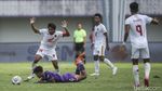 9 Kartu Kuning dan 1 Kartu Merah Warnai Laga Persita vs PSM