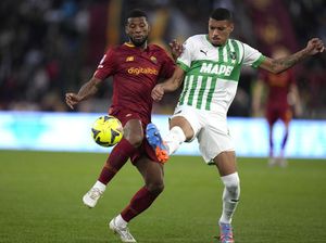 Roma Vs Sassuolo: 10 Pemain I Lupi Kalah 3-4 Roma Vs Sassuolo: 10 Pemain I Lupi Kalah 3-4