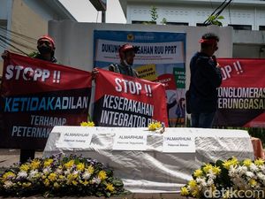 Bawa Keranda Mayat, Peternak Ayam Geruduk Komnas HAM