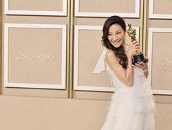 Michelle Yeoh Menang Aktris Terbaik Oscar 2023: Ini untuk Ibuku!