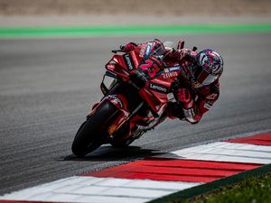 MotoGP Belanda 2023: Bastianini Juga Jatuh