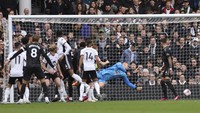 Gabriel Magalhaes membuka keunggulan Arsenal pada menit ke-21. AP/Ian Walton.