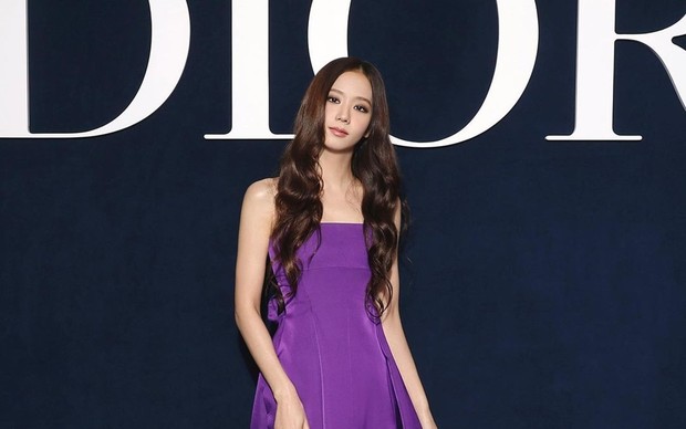 Jisoo kala menghadiri Dior Autumn/Winter 2023 show/Foto: Instagram/dior