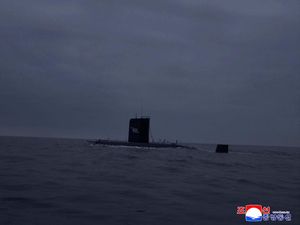 Korut Uji Serangan Drone Bawah Laut: Bisa Hasilkan Tsunami Radioaktif Korut Uji Serangan Drone Bawah Laut: Bisa Hasilkan Tsunami Radioaktif