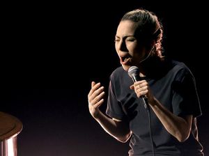 Kejutan Menyentuh Lady Gaga di Oscar 2023 Bawakan Hold My Hand