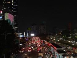 Lalin Jalan S Parman Arah Grogol Macet, Pemotor Masuk Jalur TransJ