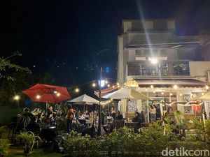 Cakalang Pampis hingga Klapertart yang Nikmat di Kafe Milik Once Cakalang Pampis hingga Klapertart yang Nikmat di Kafe Milik Once