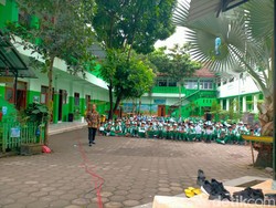 Pembangunan MIN 3 Blitar Pakai Kerangka Bambu Bukan Proyek Pemerintah