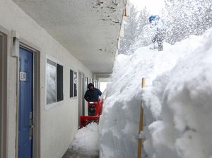 Ngerinya Badai Salju di California, Motel Ini Nyaris Terkubur