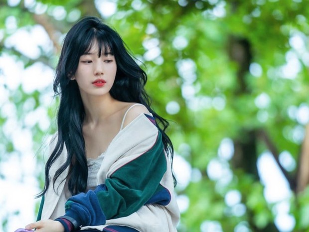 Potret Bae Suzy dalam potongan rambut hime