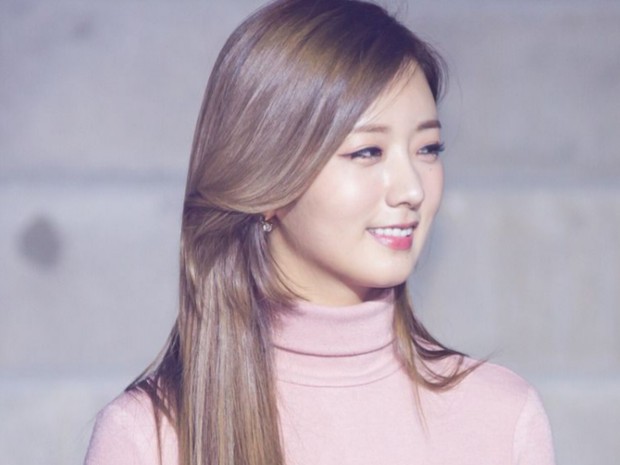 Potret Bomi Apink dalam potongan rambut hime