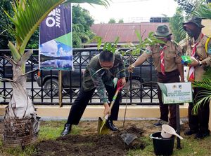Ramai-ramai Tanam Pohon untuk Serap Emisi Gas Rumah Kaca