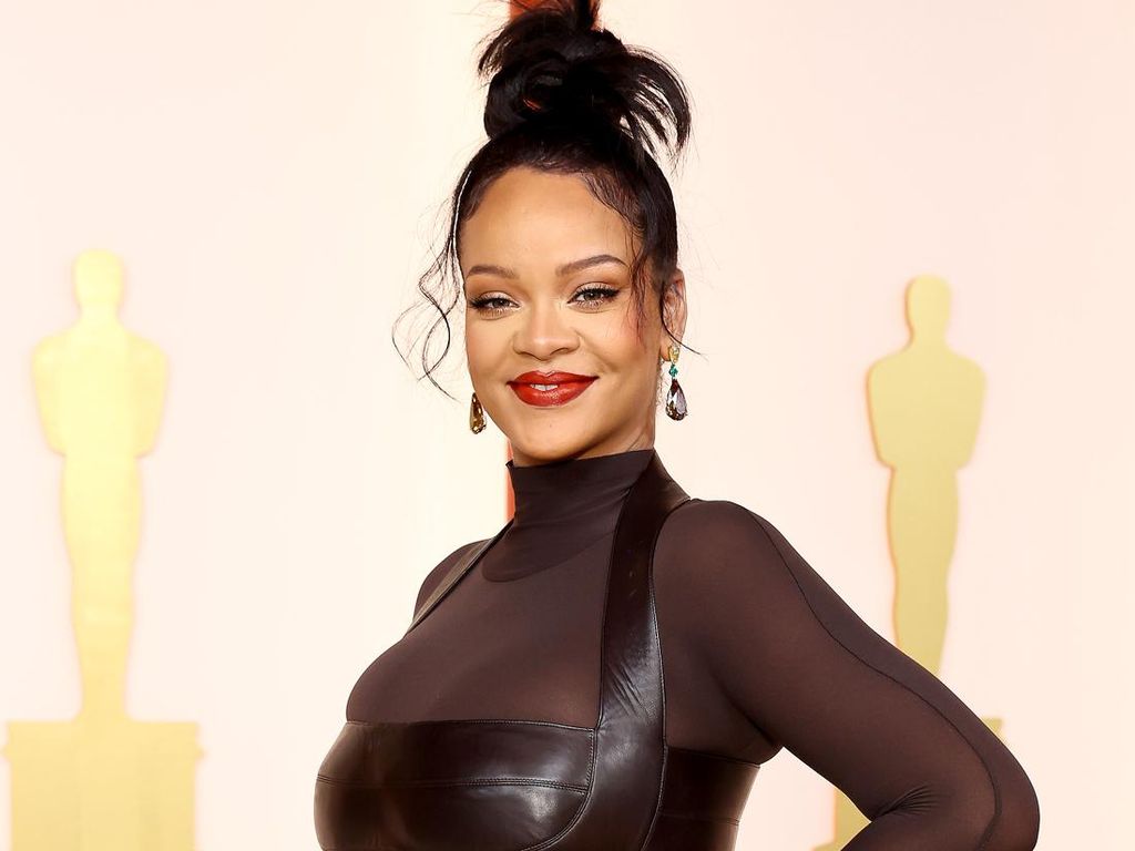 4 Lagu Rihanna Paling Populer, Dengar Lagi Sambil Nunggu Album Baru!
