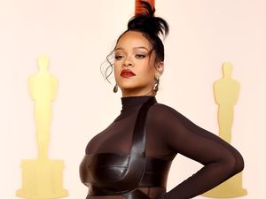 Rihanna Mundur Jadi CEO Brand Lingerie Savage x Fenty Rihanna Mundur Jadi CEO Brand Lingerie Savage x Fenty