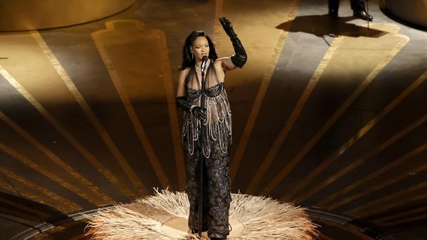 HOLLYWOOD, CALIFORNIA - MARCH 12: Rihanna performs onstage during the 95th Annual Academy Awards at Dolby Theatre on March 12, 2023 in Hollywood, California. (Photo by Kevin Winter/Getty Images)