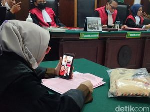 Ajak Anak Tetangga Curi Uang Asing, Pria di Surabaya Jadi Pesakitan