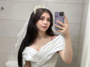 Nikahi Diri Sendiri, Baru Sehari Wanita Ini Sudah Tidak Tahan & Ingin Cerai