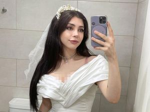 Wanita Ini Nikahi Diri Sendiri, Baru Sehari Sudah Bosan dan Ingin Cerai Wanita Ini Nikahi Diri Sendiri, Baru Sehari Sudah Bosan dan Ingin Cerai