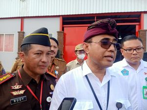 Kasus WNA Ber-KTP Bali Berujung Pemecatan Staf Kecamatan!