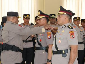 Kapolres Jayawijaya dan Tolikara Dicopot Buntut Kerusuhan Maut di Wilayahnya Kapolres Jayawijaya dan Tolikara Dicopot Buntut Kerusuhan Maut di Wilayahnya