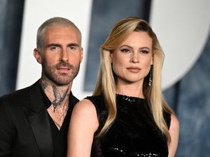 Behati Prinsloo Unggah Foto Anak Ketiganya Bersama Adam Levine Behati Prinsloo Unggah Foto Anak Ketiganya Bersama Adam Levine